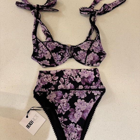 Beach Riot Blair Top in Spring Floral - Picture 5 of 5